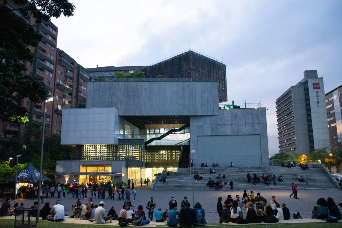 Fotografía de fachada del Museo de Arte Moderno de Medellín